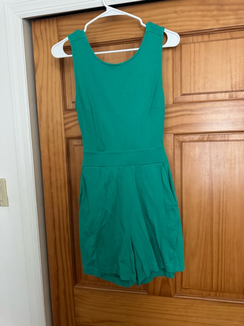✨BOGO FREE ENTIRE CLOSET✨ New York & Company Emerald Green Sleeveless Romper